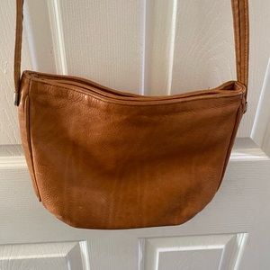 Jacqueline Ferrar Vintage Leather Shoulder Bag Purse Crossbody 
Vintage